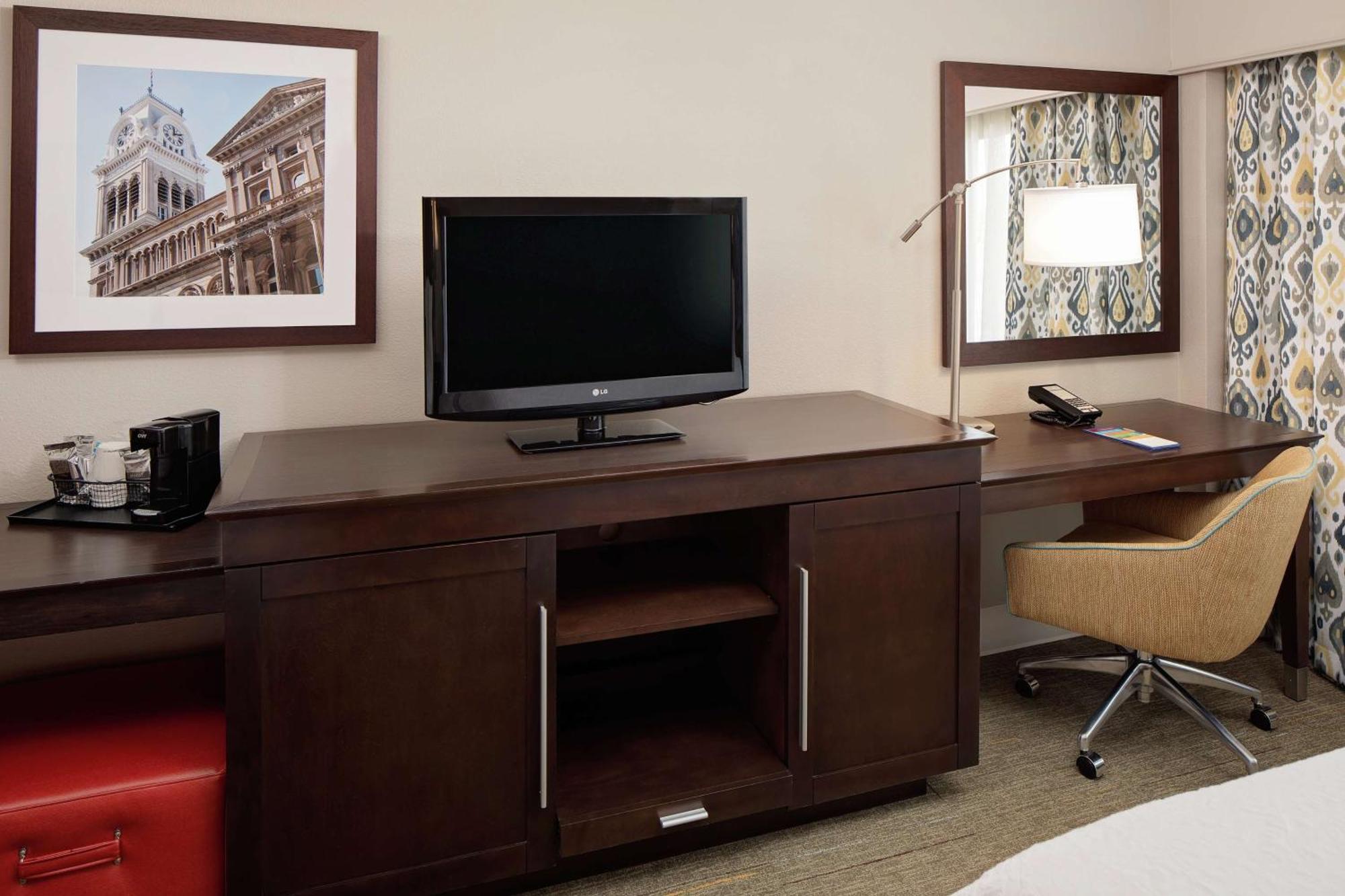 Hampton Inn Louisville Downtown Extérieur photo